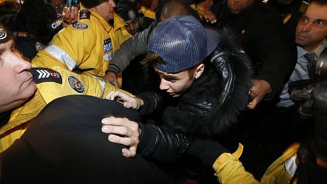 Arrestan a Justin Bieber en Canadá mientras Estados Unidos baraja su deportación