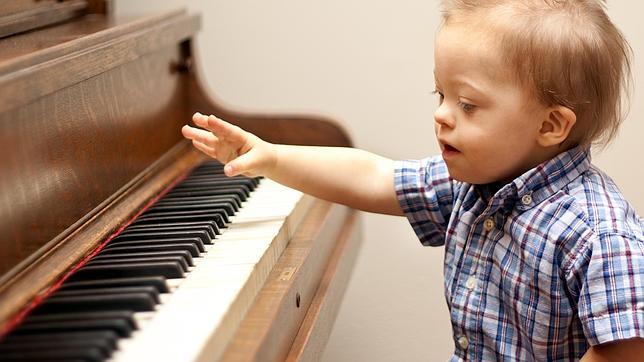 Con ayuda de la música y el canto mejoran la vocalización y aumentan la autoestima
