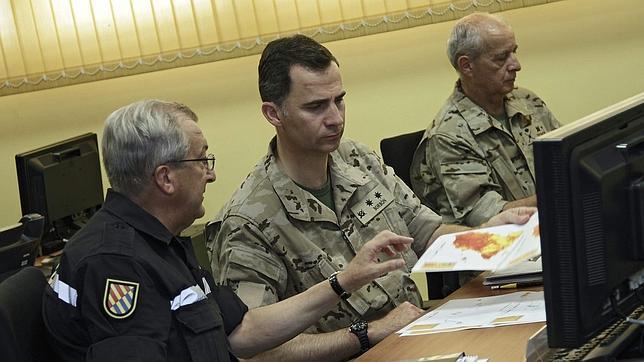 El Príncipe visita la Brigada Paracaidista coincidiendo con su 46 cumpleaños