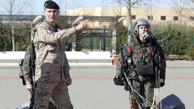 El Príncipe celebra su 46 cumpleaños con la Brigada Paracaidista