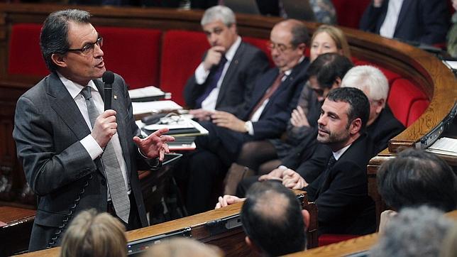 El Parlamento catalán blinda la unidad de lengua y rechaza el lapao
