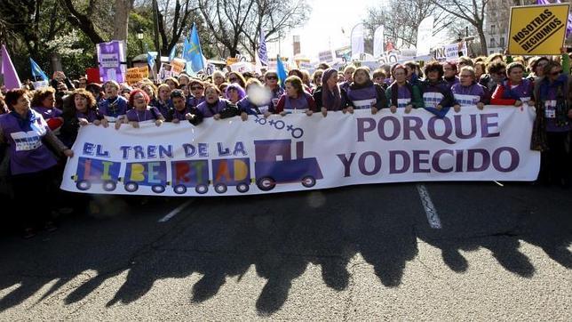 Miles de personas marchan en Madrid contra la nueva ley del aborto
