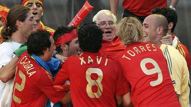 Adiós al hombre que resucitó a la selección