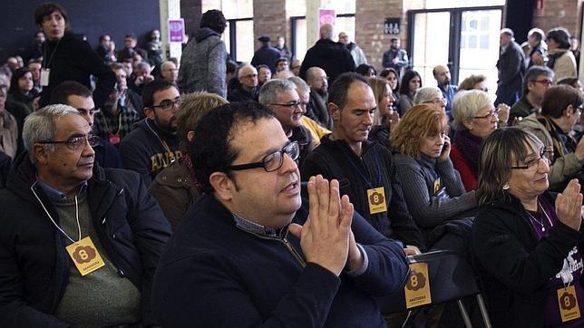 Díscolos del PSC desafían a Navarro y asisten a un acto de ICV-EUiA