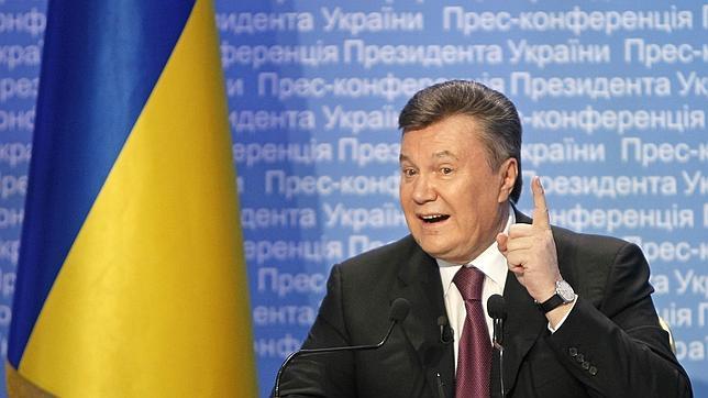 Víctor Yanukóvich vuelve al trabajo tras recibir el alta médica