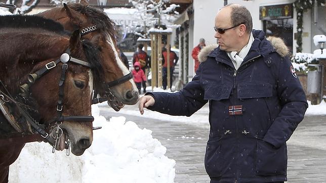 Alberto de Mónaco disfruta de Gstaad sin Charlene