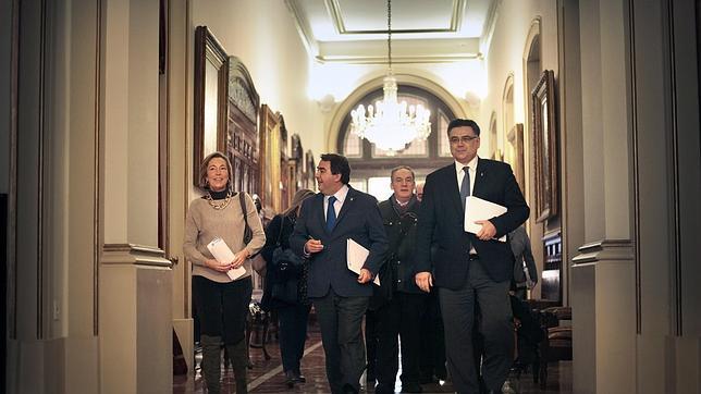 El alcalde de La Coruña rechaza pedir dimisiones a los imputados en la «Pokemon»