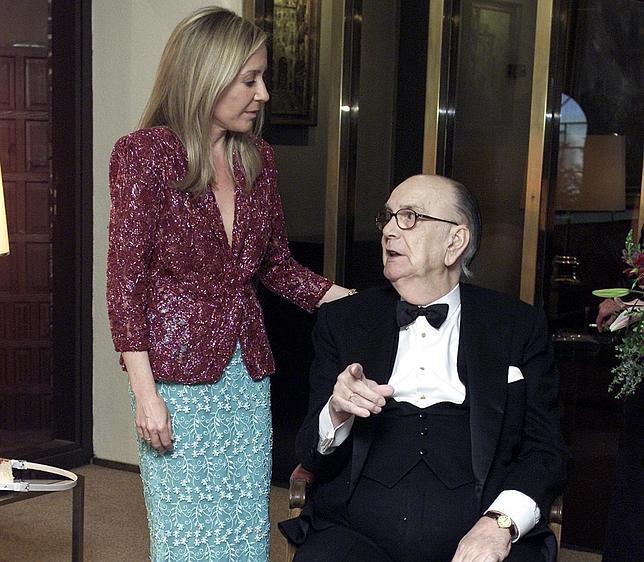 Donan a la Biblioteca Nacional un manuscrito inédito de «La colmena», de Cela