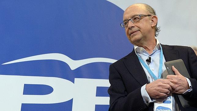 Montoro ya trabaja en una bajada del IVA cultural