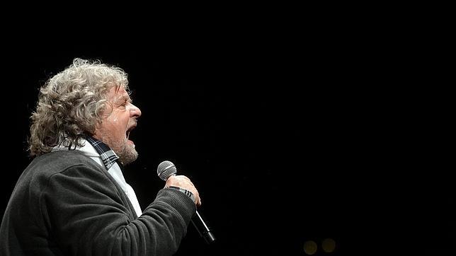 Todos contra Beppe Grillo