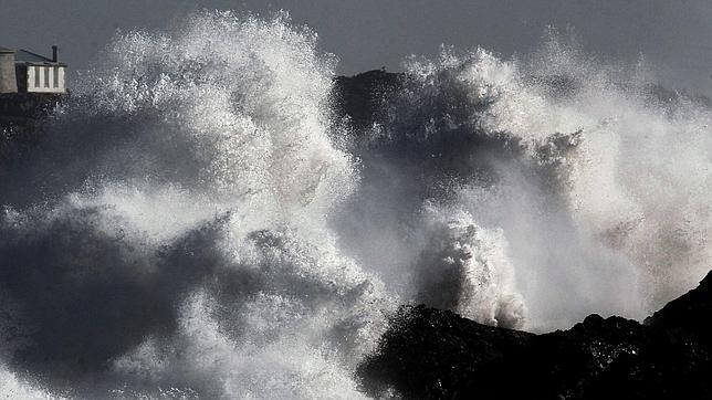 Una ola «gigante» de 21 metros en Asturias