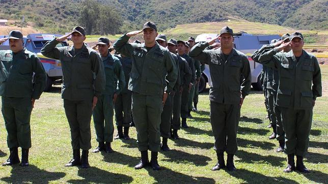 Maduro mantiene la militarización del país que emprendió Chávez