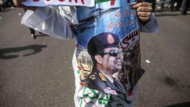 El Ejército egipcio desmiente que Sisi haya decidido optar a la presidencia