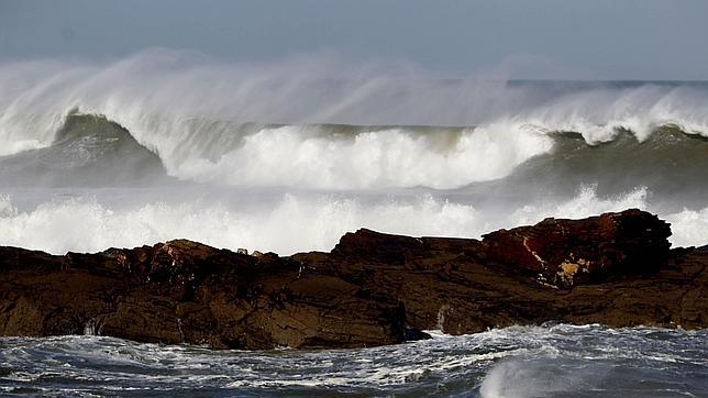 Vientos huracanados y fuertes lluvias al paso de «Qumaira» en Galicia