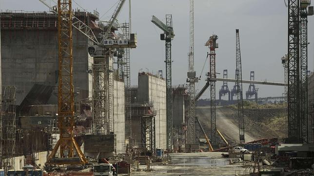 La Autoridad del Canal envía una propuesta al consorcio liderado por Sacyr para continuar las obras