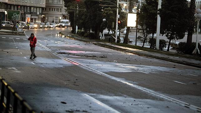 El acceso al Paseo Marítimo herculino permaneció cerrado
