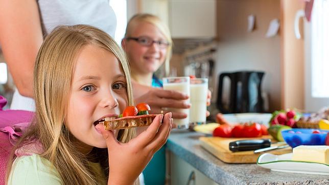 Un buen desayuno en la adolescencia, clave para prevenir el riesgo de obesidad