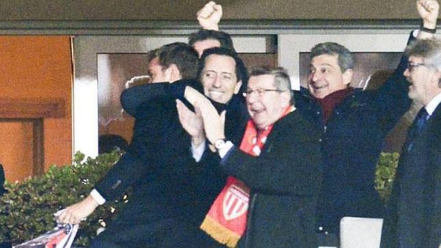 El novio de Carlota Casiraghi, como un Grimaldi más en el palco monegasco