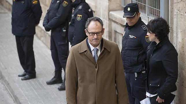 El abogado de Urdangarín no da crédito a posibles peticiones del fiscal hasta que las vea