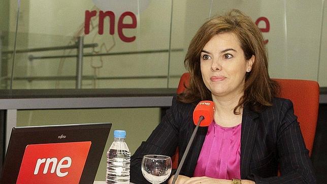 Sáenz de Santamaría garantiza que el Gobierno analizará la consulta sobre las prospecciones lanzada por Paulino Rivero