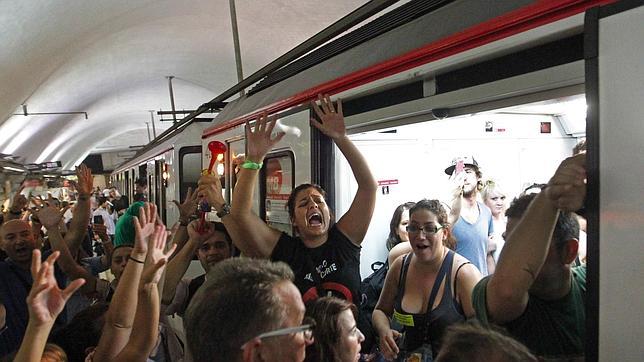 Una protesta paraliza todas las líneas del metro de Barcelona
