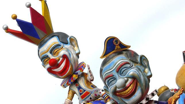 Letta, Renzi y Berlusconi, protagonistas de los carnavales en Italia