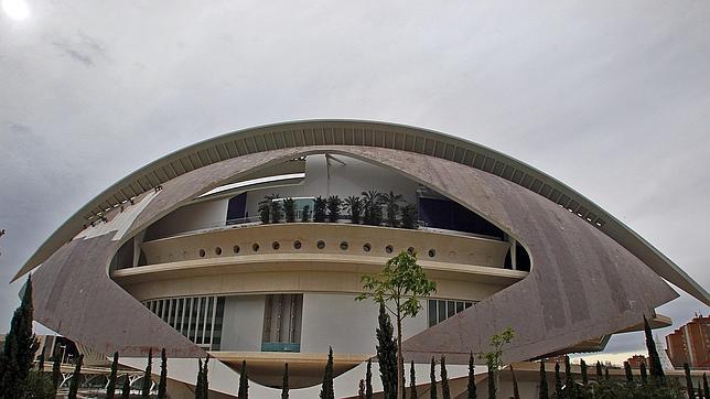 La cubierta del Palau de les Arts ya no tiene trencadís