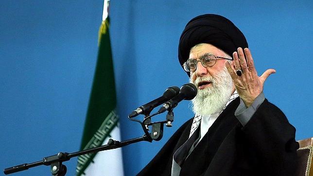 El líder supremo iraní rebaja las expectativas de un acuerdo nuclear