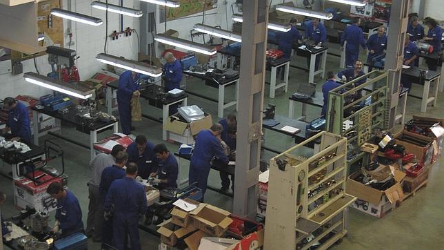 Economía suavizará los requisitos para refinanciar las deudas