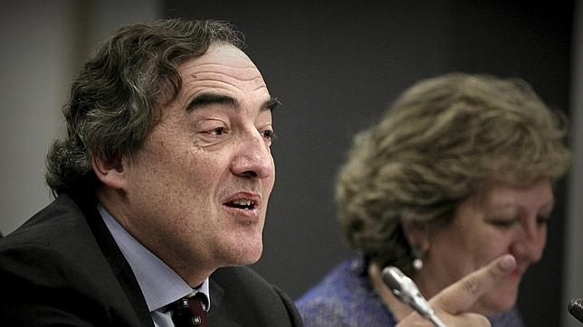 ¿Deben las empresas bajar o subir los salarios este año?