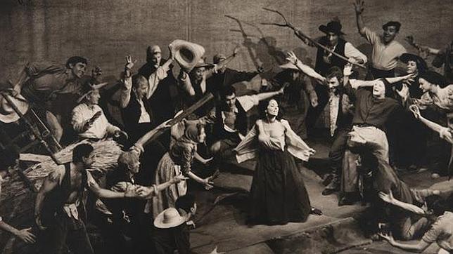 Nati Mistral, en un histórico montaje de la obra de Valle-Inclán