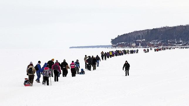 Se congela un lago más grande que la República Checa