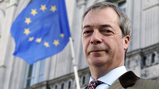 Farage, líder euroescéptico: «Dejar entrar a España en el euro fue un error de los fanáticos del Estado europeo»