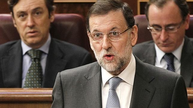 Rajoy ofrece diálogo a Rubalcaba sobre el aborto y le pide que no prohíba la reforma