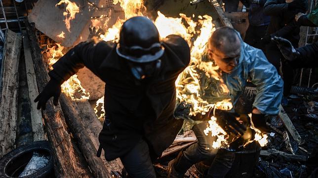 Nuevos enfrentamientos rompen la tregua en Kiev