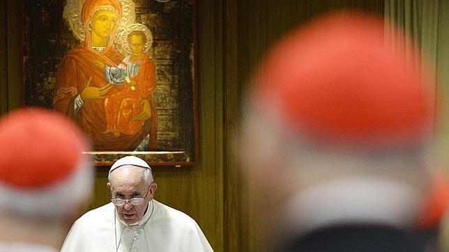 El Papa abre un debate con 180 cardenales sobre la familia, «hoy despreciada y maltratada»