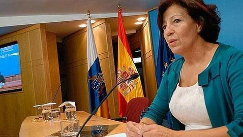 Inés Rojas deberá responder por los 4.000 canarios que murieron esperando la dependencia