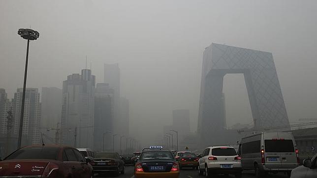Primera alerta naranja por contaminación en Pekín
