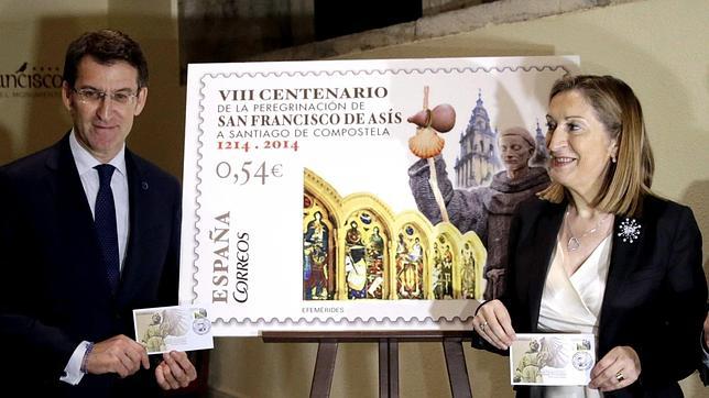 La distancia de Santiago a Asís, simbolizada en 220.000 sellos