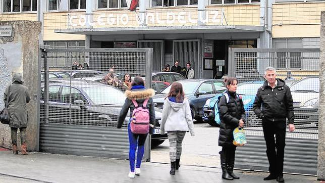 Trasladan al profesor del Valdeluz acusado de abusos a un módulo antisuicidios