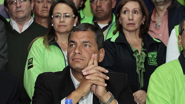 Duro revés para Correa al perder las alcaldías de Quito y Guayaquil