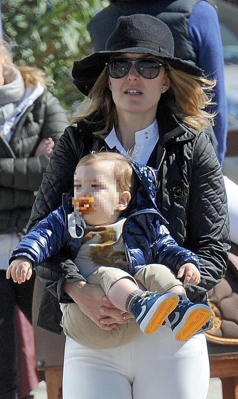 Marta Ortega, una feliz mamá en la hípica