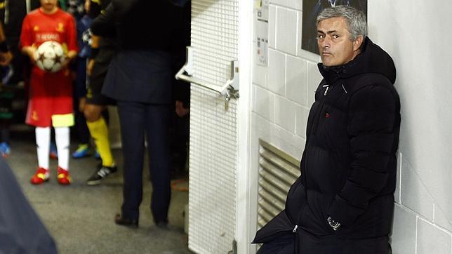 Mourinho duda de la edad de Samuel Etoo