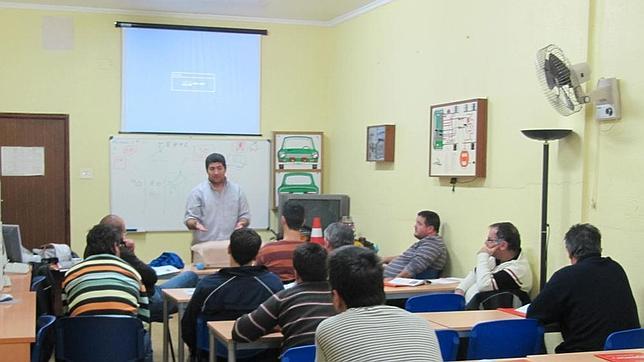 Las autoescuelas rechazan la reforma del Reglamento para recuperar puntos y carné