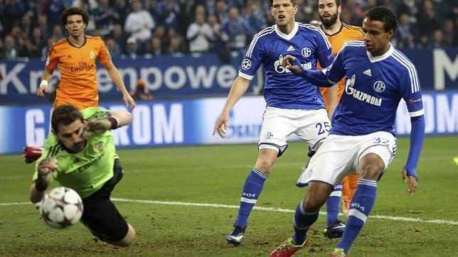 Las mejores paradas de la carrera deportiva de Íker Casillas