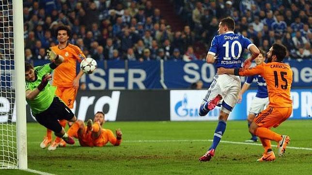 Así narró Manolo Lama el paradón de Casillas ante el Schalke