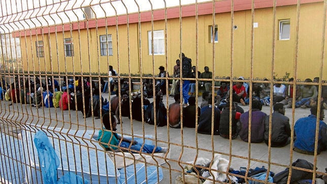 El CETI, al límite de sus recursos con casi 1.300 inmigrantes