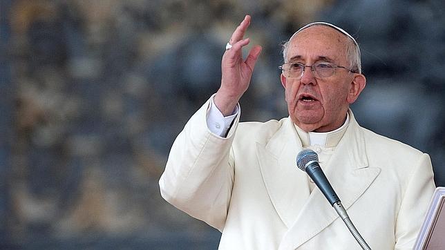 El Papa insta a la comunidad internacional a solucionar el conflicto de Ucrania