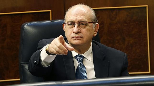 Fernández-Díaz traslada a Malmström su «contrariedad» del Gobierno por las críticas