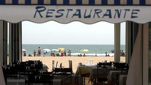 Un restaurante en el Paseo Marítimo de Valencia, donde se puede cenar a orillas del Mediterráneo